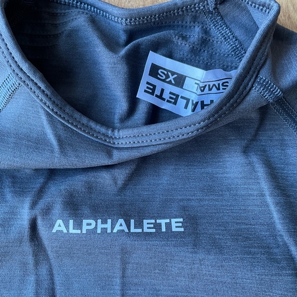 Alphalete ss crop top Titanium - Picture 2 of 2
